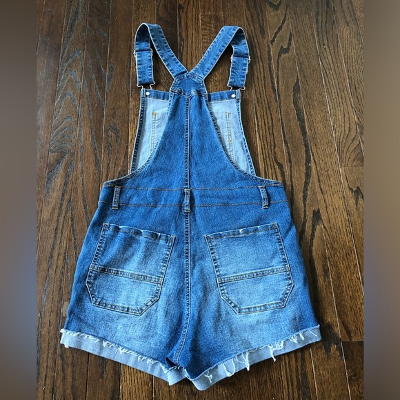 Love Tree Denim Women’s M Medium Vintage Wash Raw Cuffed Hem Denim/Jean Overalls - Picture 12 of 12